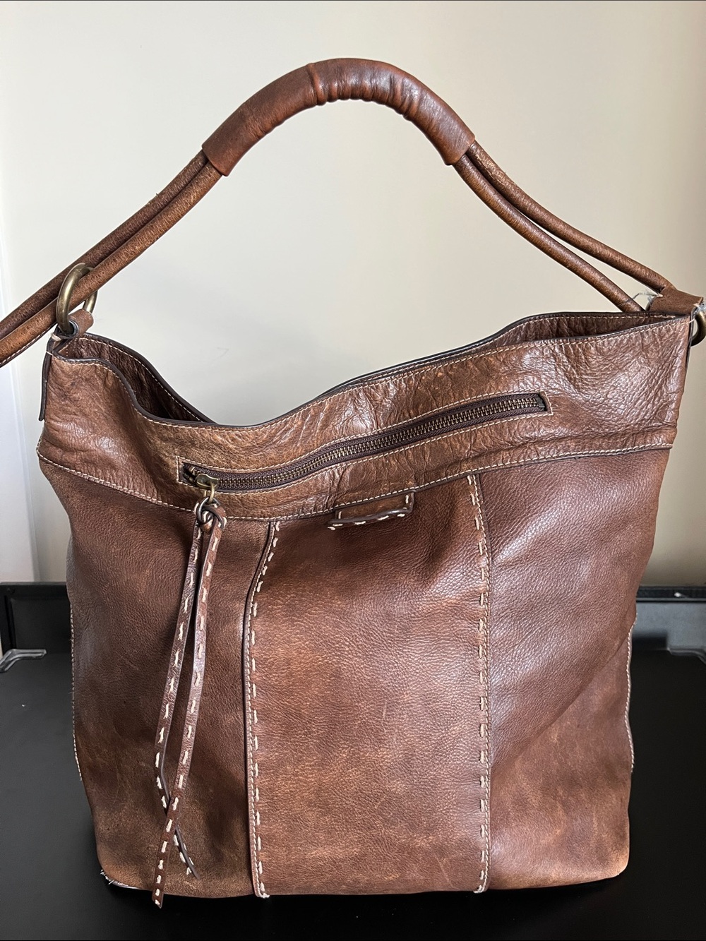 Club Monaco’s Brown Leather Shoulder Bag - Classic Hobo Tote - Picture 4 of 14